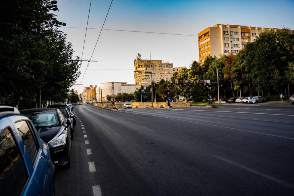 Modern 1 Bedroom Apartment In Bucharest Center! Ngoại thất bức ảnh